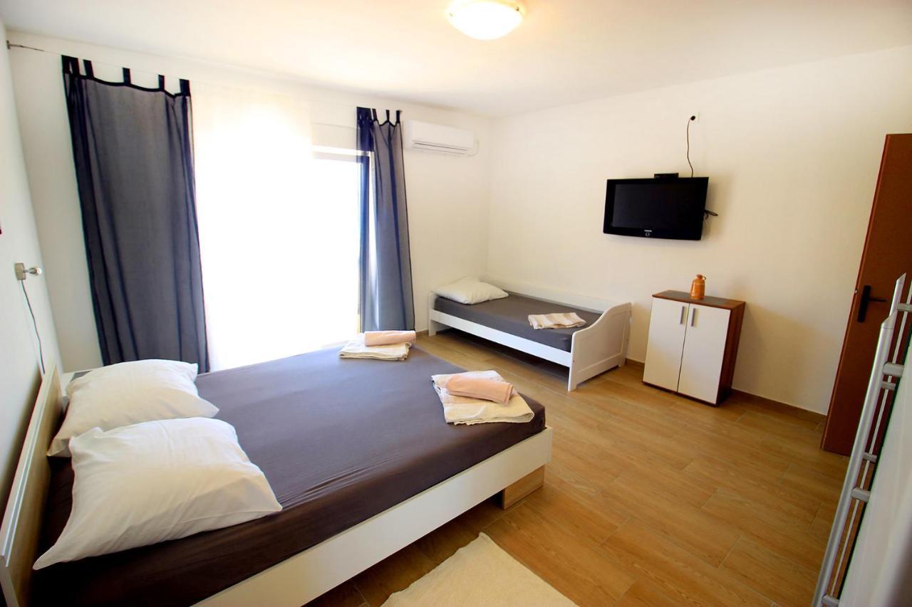 Appartamento The Peaceful Vacation Metajna Esterno foto